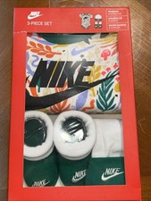 Nike Infant Unisex 3 Piece Set 6-12 Months