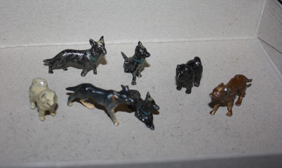 britains herold ? alte metall tiere hunde