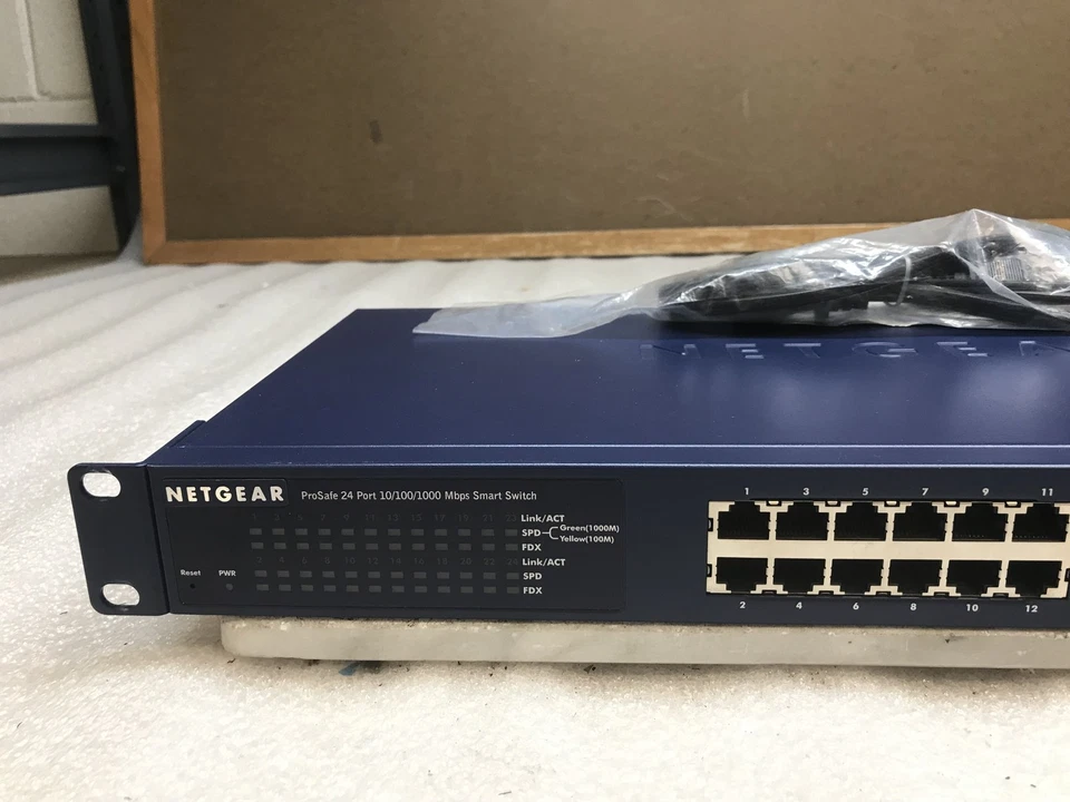 NETGEAR ProSafe GS724T Gigabit Managed Smart Switch 24x Ethernet GB 2x SFP - Image 2 of 4