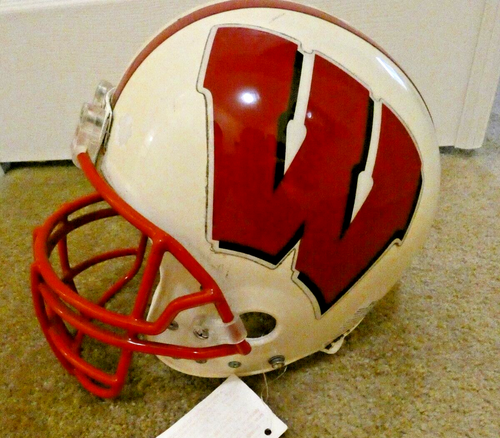 University of WISCONSIN BADGERS - Original Authentic - RIDDELL - HELMET - VSR2
