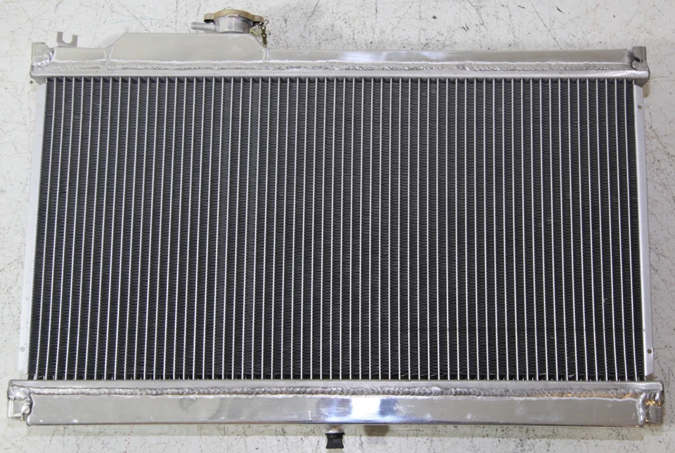 Radiador de doble núcleo compatible con 90-97 Mazda Miata Base/M Edition Convertible 2D MANUAL Foto 3 de 4