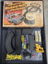 Tyco Magnum 440 Richard Petty Racing Slot Car Track Set  & 2 Cars 1986 Mazda Rx7