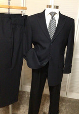 JOS A BANK MENS BLACK 3 BUTTON WOOL 2 PIECE SUIT SIZE: 40R PANTS 36x28