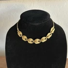 Vintage Gold Tone Leaf Choker necklace Fashion   Chunky Costume Jewelry