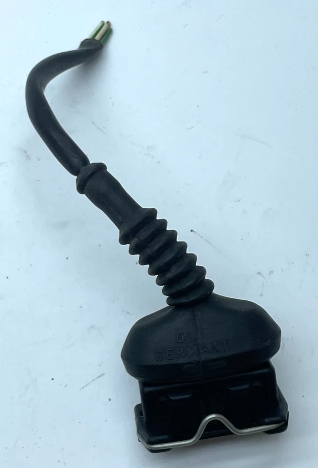 Carcasa Audi VW SKODA 100 Avant quattro 80 90 5 pines 443906235 Foto 2 de 4