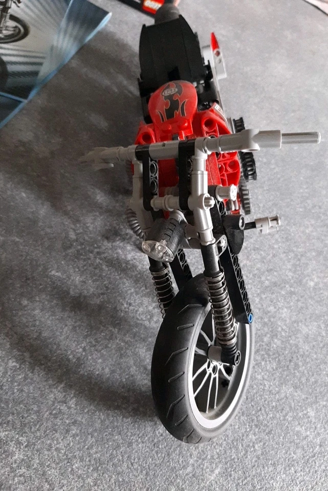 LEGO Technic 8051 Motorbike, foto 3 di 5
