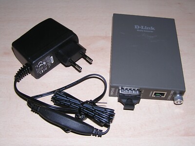 D-Link DMC-700SC Gigabit Media Converter 1000BASE-T to 1000BASE-SX used good