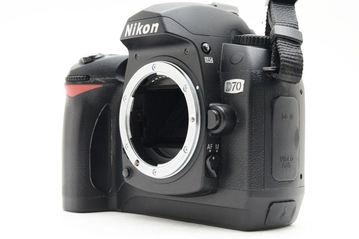 Nikon D70 6.1MP Digital SLR Camera Body Only [Exc+++] w
