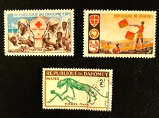 Timbres Dahomey années 1962/1963. 3 timbres neufs et oblitéré sans charnière.