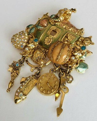 VTG Kirks Folly Cinderella Carriage Brooch Gold-Tone Rhinestone Glass Slipper