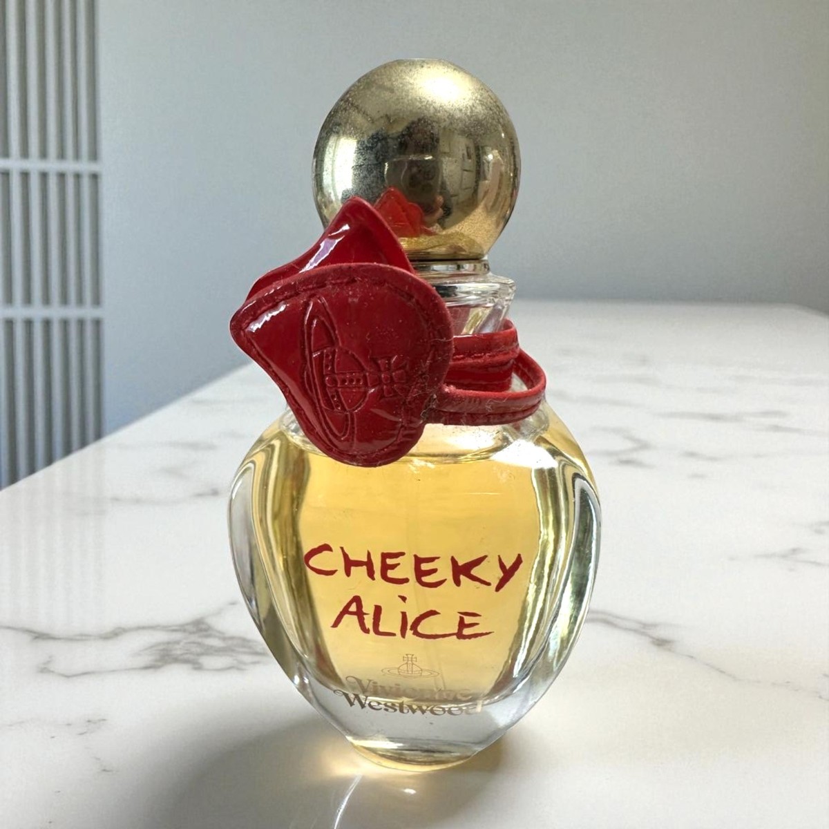 廃盤 ヴィヴィアンウエストウッド チーキーアリス オードトワレ50ml 廃盤 ヴィヴィアンウエストウッド チーキーアリス オードトワレ50ml