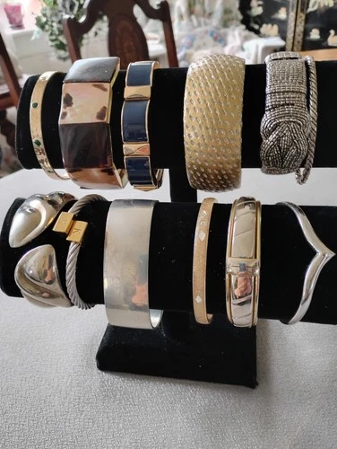 VTG COSTUME JEWELRY LOT 12 CT METAL-PLASTIC-  BRACELETS CLASPS-BANGLES