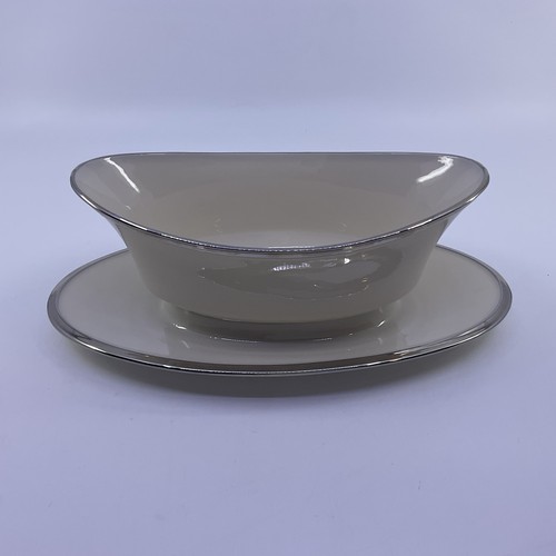 Lenox Solitaire Ivory Platinum Trim Gravy Boat With Attached Underplate