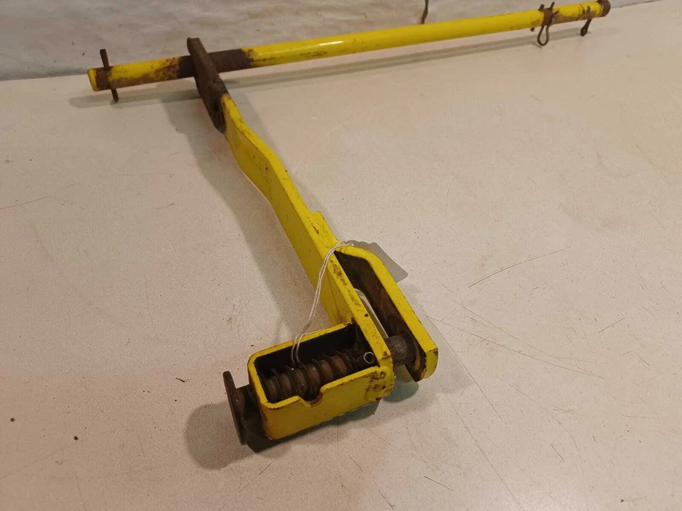 JOHN DEERE BRAZO DE TIRO NÚMERO DE PIEZA AM116954 Foto 2 de 4