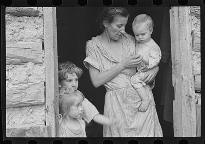 Photo:Wife and children of sharecropper