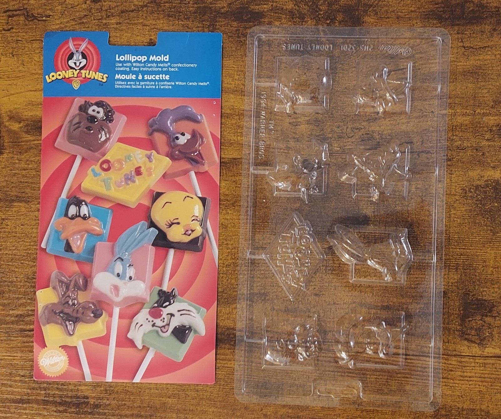Wilton Looney Tunes Lollipop Plastic Mold 1997 Warner Bros. Bugs, Daffy, Tweety
