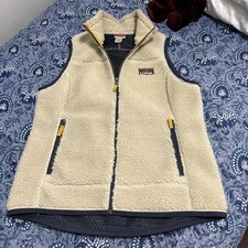 L.L.Bean Women  s Medium Mountain Pile Fleece Full Zip Vest