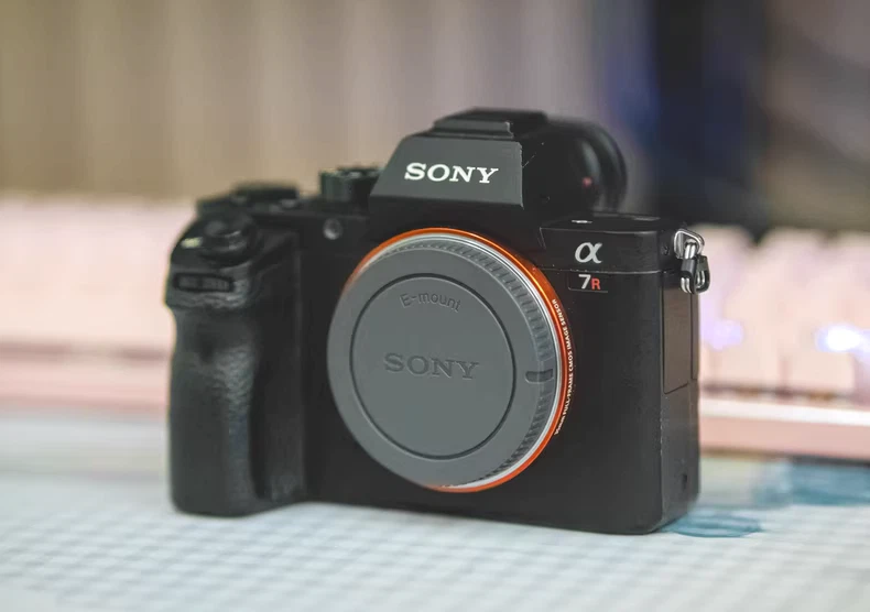 Sony 7R II 40-49.9MP Digital Cameras for Sale | Shop New & Used