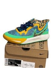 Nike Kyrie 8 Go SE Basketball Youth Sneaker Size 6 Y NIB