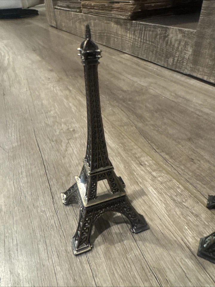 2 Piece Metal Eiffel Tower Antique Vintage Statue for Room, Office, Decorative S - Image 4 of 4
