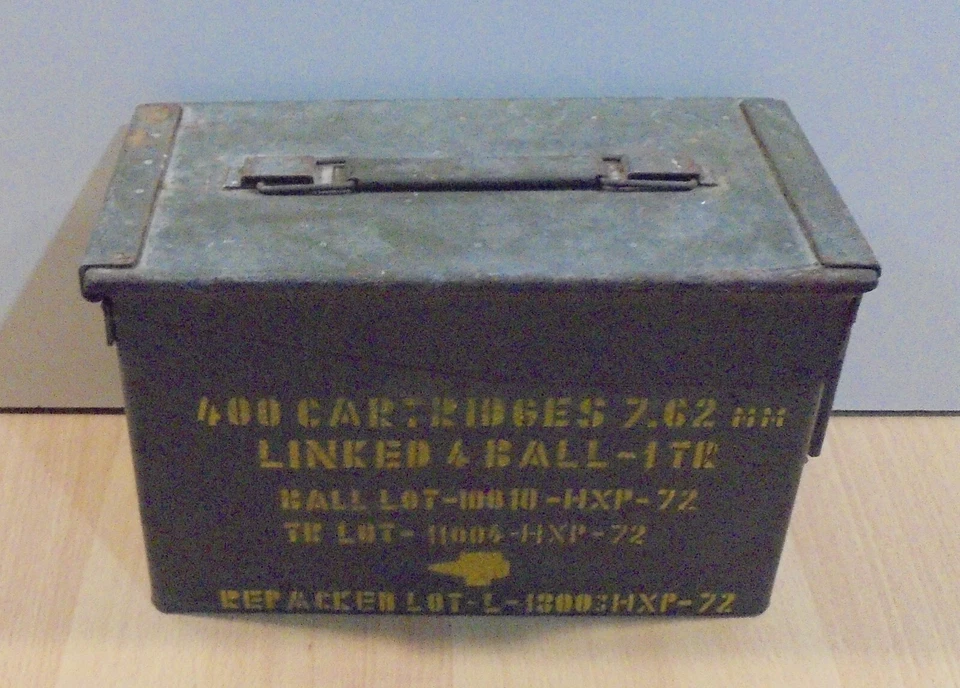 US MILITARY VTG AMMO METAL BOX FOR 400 CARTRIDGES 7.62MM EMPTY - Image 2 of 4
