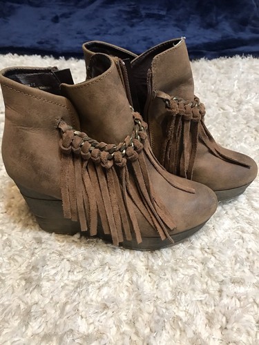 Sbicca Vintage Collection ZEPP Vegan Leather Wedge Fringe Ankle Booties Size 7.5 - Picture 2 of 3