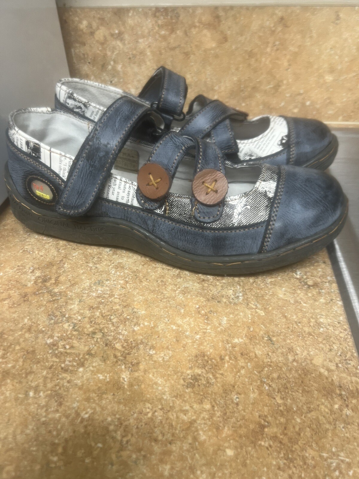 TMA EYES Button Criss Cross Strap Leather Women Flat Shoes Size 8.5