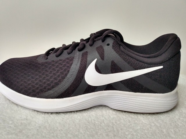 nike revolution 4 size 9