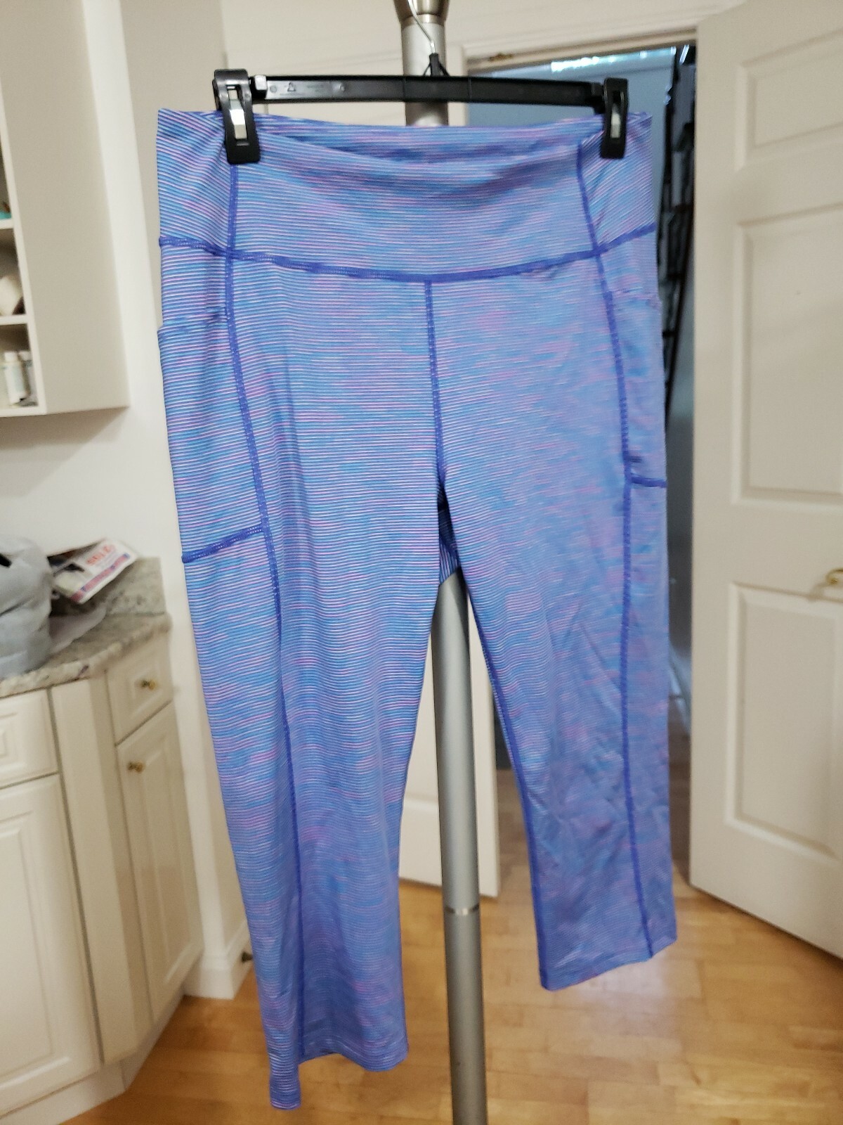 TEK GEAR DRYTEK WORKOUT CAPRI PANTS Women's Plus 1X (Multicolor