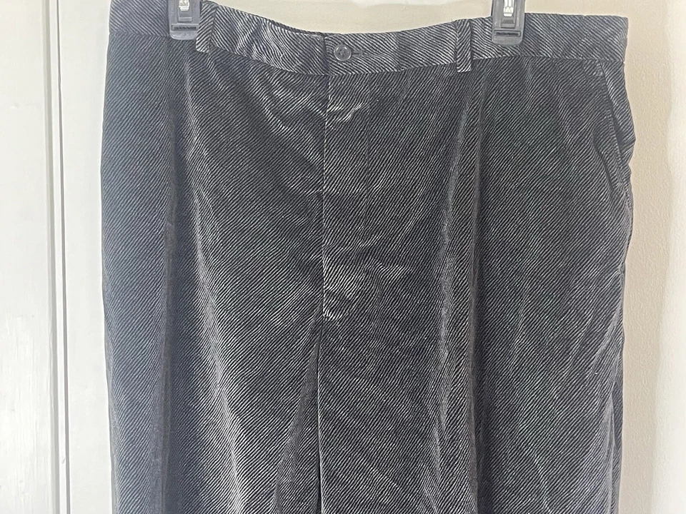 ¡BONITO! Pantalón de vestir Armani Collezioni gris carbón pana suave 36 W 32 IS USADO EN EXCELENTE ESTADO Foto 2 de 4