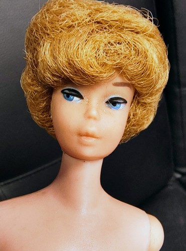 Vintage Mattel Barbie Bubblecut Doll Blonde Straight Legs - Picture 4 of 12