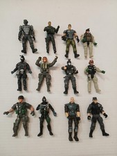 Military Army Soldier Action Figures Lot Of 12 Plastic Loose Soldiers