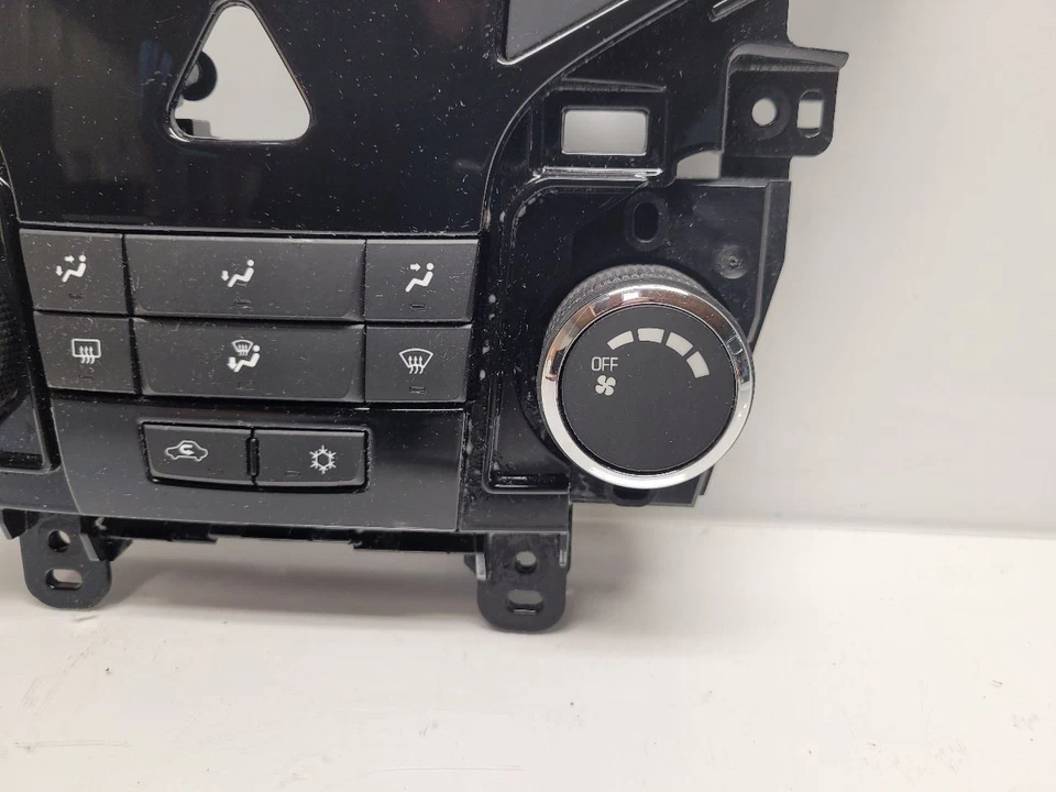 2011-12 Chevrolet Cruze Temperature Control W/O Heat Seats - Manual Temp Control - Image 4 of 4