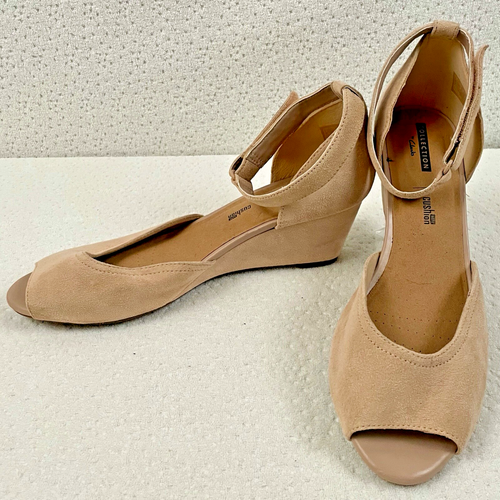 Clarks Flores Raye Sz 11 M Wedge Heel Ankle Strap Nude Suede Peeptoe Sandals