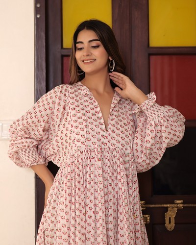 Beautiful Hand Block Printed Pink Floral Midi With 3/4th Sleeves Women Dress - Bild 3 von 6
