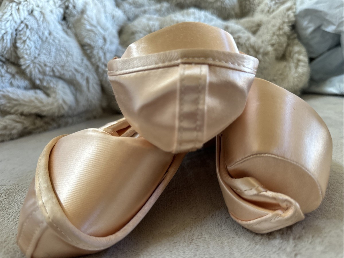 NEW: Gaynor Minden Pointe Shoes USA Made - 9 W Pink | eBay