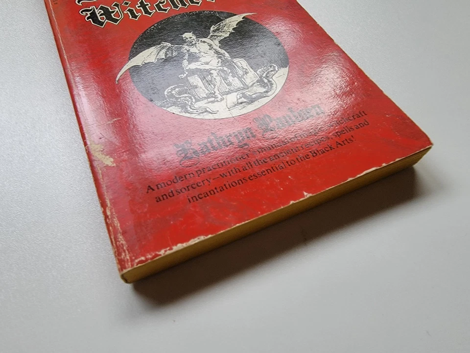 The Complete Book of Magic and Witchcraft by Kathryn Paulsen 1970 1st Edition - Image 3 of 4