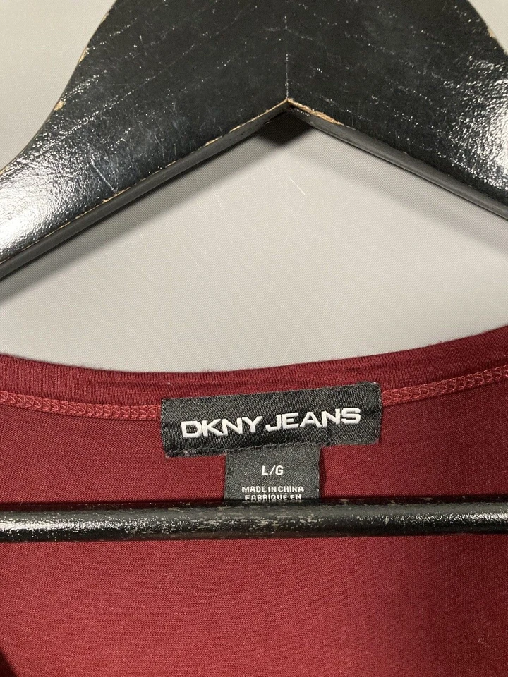 DKNY T-Shirt - Size Large - Burgundy - Great Condition - Women’s — 第 2/4 张图片