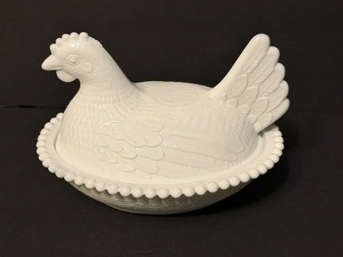 Vintage Indiana White Milk Glass Chicken Hen on Nest Covered Bowl Candy Dish 7 “