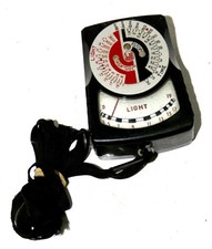DEJUR EXPOSURE METER MODEL 5-B