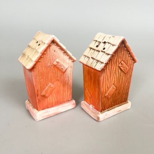 Vintage Outhouse S&P Shaker Set Full of "S" & "P" Ceramic Salt & Pepper Shakers - Picture 6 of 7