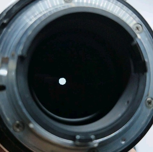 Obiettivo Nikon Ai-S 105mm F/1.8 Nikkor MF buone condizioni con tappi filtro venditore UK - Foto 6 di 24