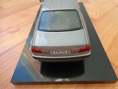 MINICHAMPS 1/24 BMW 750IL TOMORROW NEVER DIES JAMES BOND 007 DEALER EDITION  CAR