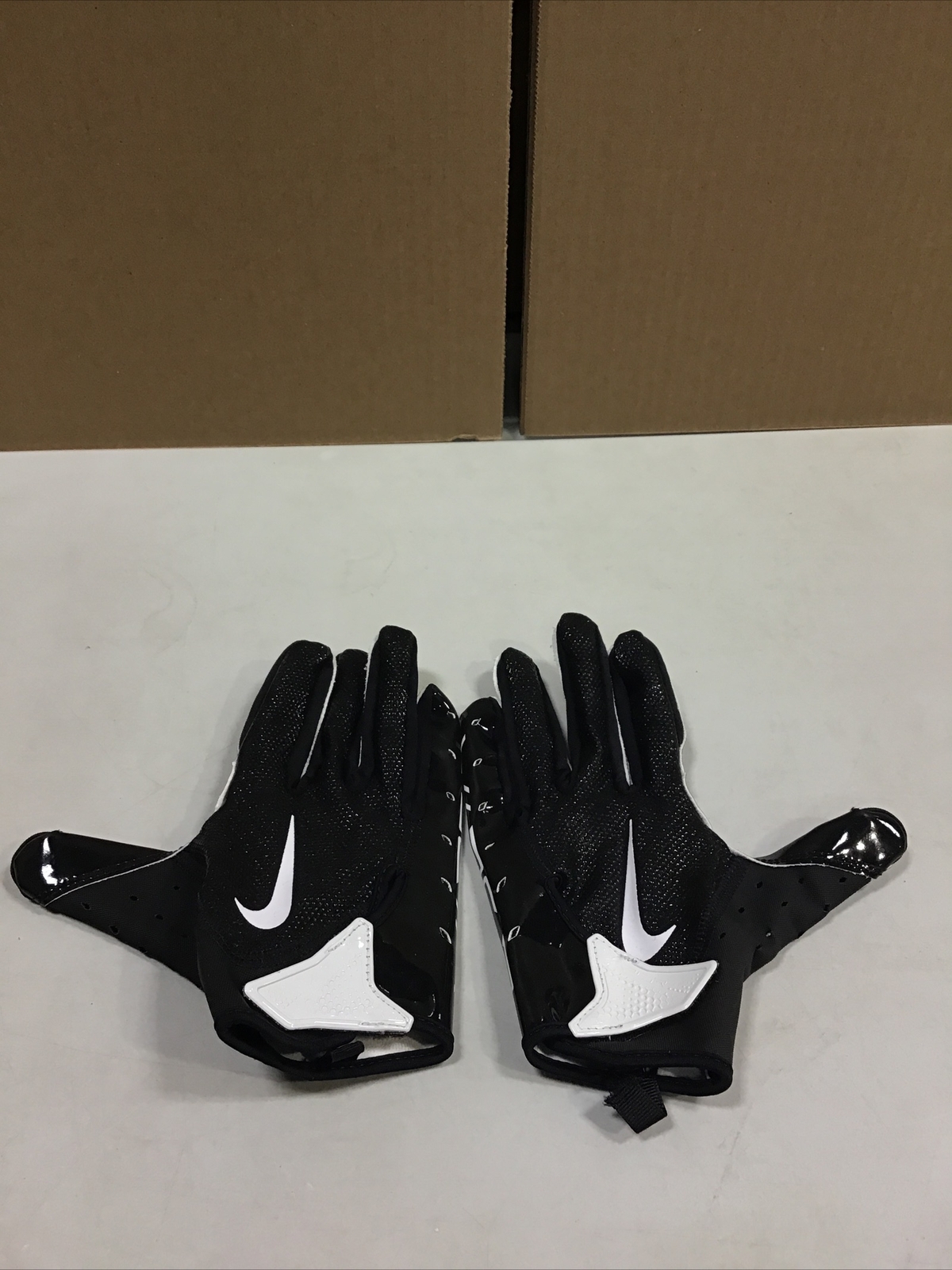 Nike Vapor Football Gloves, Black, Size Youth Medium eBay