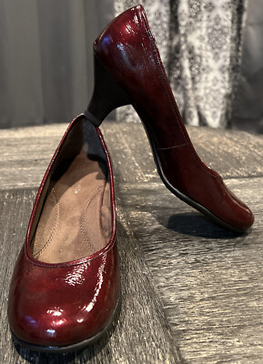 Closed Toe Deep Red Pumps JS Jessica Simpson Apelhan Womens