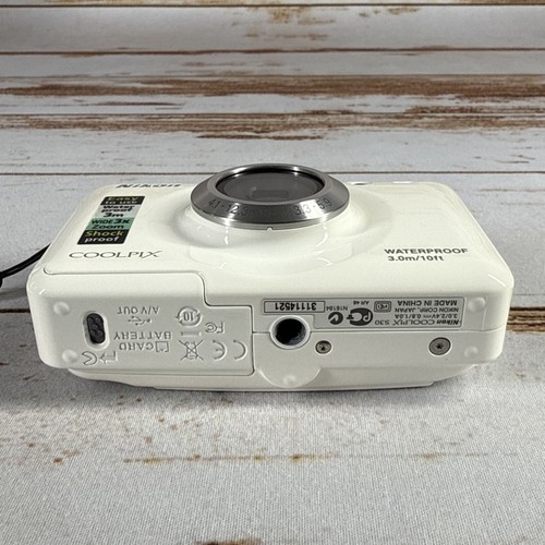 Nikon COOLPIX S30 10.1MP Digital Camera - Waterproof - Tested- Works - Picture 6 of 6