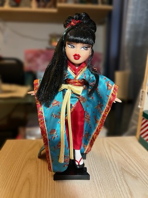 Bratz World Kumi Collector Edition Japan Doll MGA 2004 Tokyo A Go