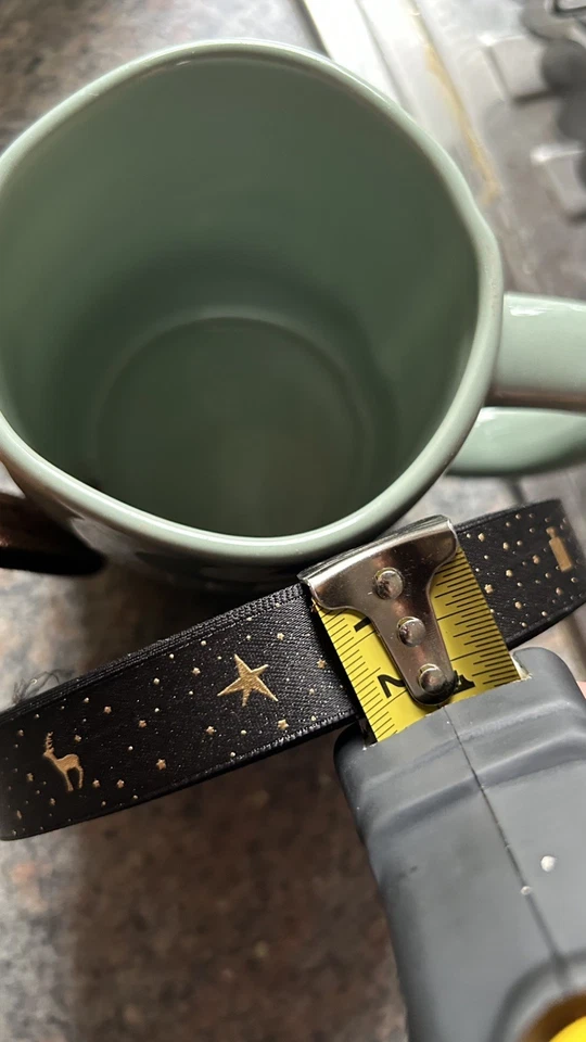 CHANEL XMAS RIBBON AUTH BLACK & GOLD SATIN 2.5cm WIDTH CUT TO LENGTH REQUIRED 1m - Image 3 of 3