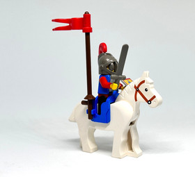 LEGO Lion Knight Breastplate Minifigure Vintage with Horse Kings Castle 6021