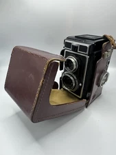 Zeiss Ikon Antique 1956 35mm Camera with Leather Case. Vintage